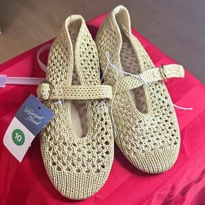 Universal Thread Women’s Knit Mary Jane Sandals
